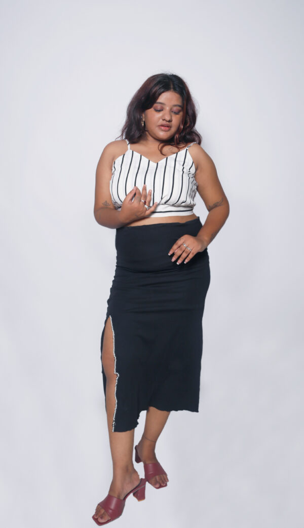 WHITE & BLACK BACKLESS STRIPES TANK TOP