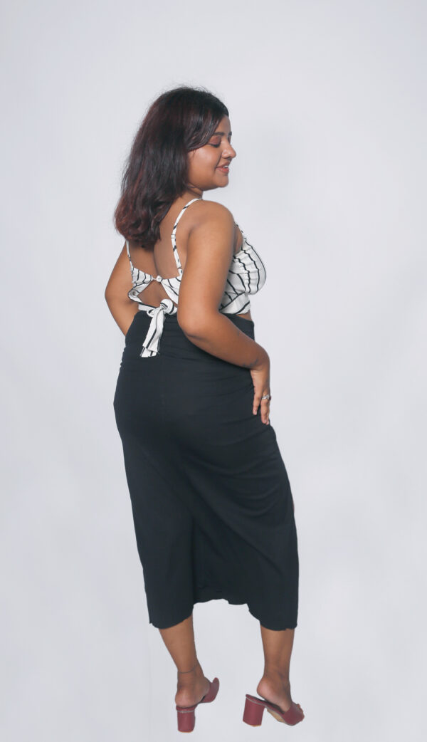 WHITE & BLACK BACKLESS STRIPES TANK TOP - Image 3
