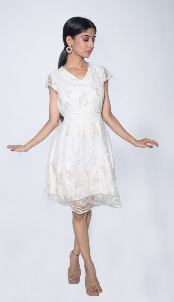 WHITE & WHITE FLORAL NET ONE PIECE - Image 3