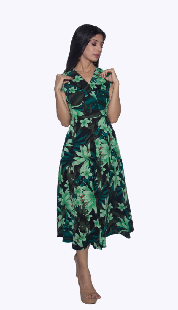 GREEN FLORAL PRINT SLEEVELESS GOWN - Image 2
