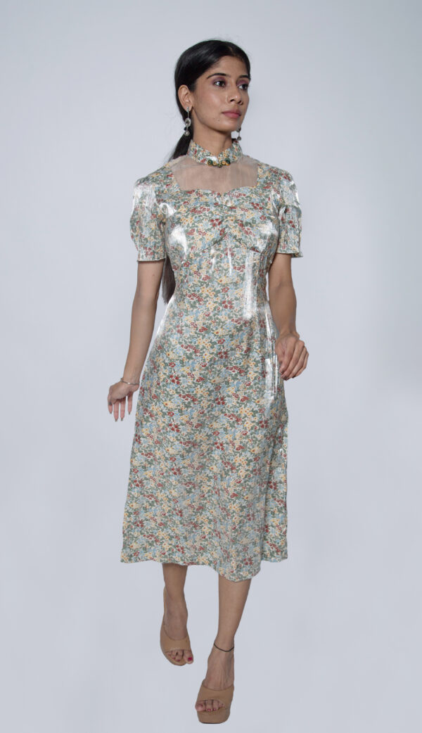 SATIN FLORAL CHINESE COLLAR ONE PIECE - Image 3