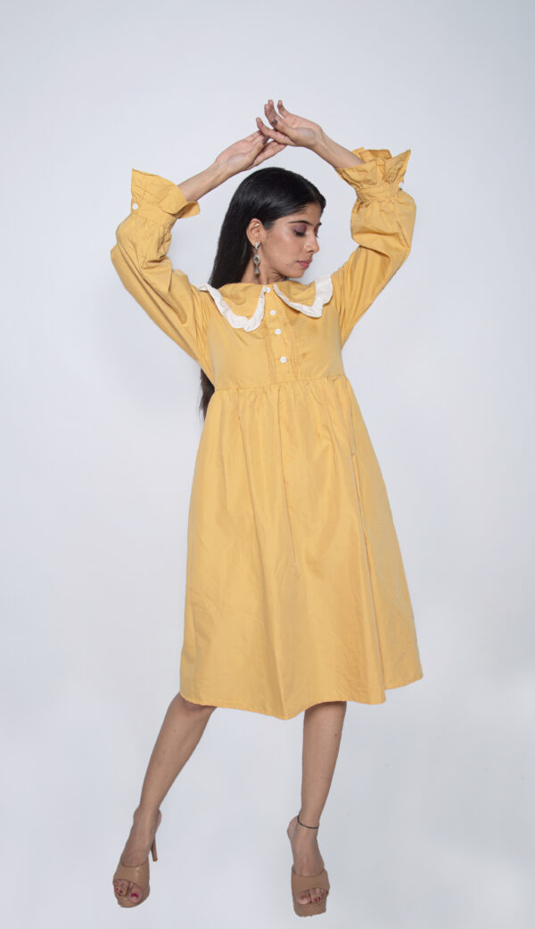 LIGHT YELLOW EVENING GOWN - Image 2